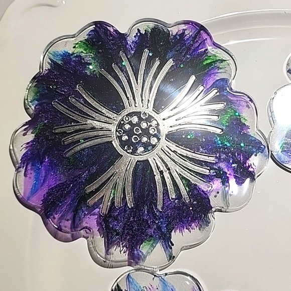 4 Peacock Resin Coasters. Beautiful and handmade with love ❤️ Reversible,too! - Picture 3 of 15